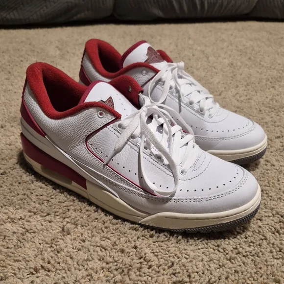 Men's White and Red Sneakers - Picture 2 of 4
